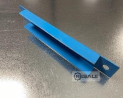 Maschine:  250 mm Regalverbinder