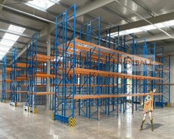 Maschine: NEDCON  Palettenregale 5,5 m, 20 Rahmen, 90 Traversen 3t