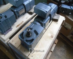 Maschine: SEW EURODRIVE K29DRS71M Getriebemotoren