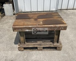 Maschine:  1305 x 800 x 100 mm Montagetische