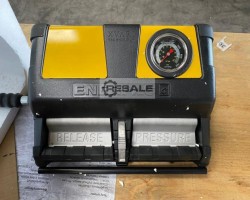 Maschine: DHATEC  Tellerfeder und Spannwerkzeug