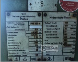Maschine: VEB PYE 100N Stanzpressen