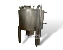 Maschine:  750l Edelstahltanks