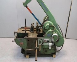 Maschine:   Bügelsägeautomaten