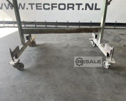 Maschine: KNOPP  Bälletisch auf Rädern