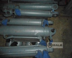 Maschine:   Hubzylinder