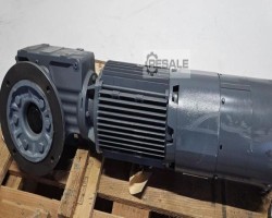 Maschine: SEW EURODRIVE KHF67/R DV132S4/BMG/TH/VR/AV1H Getriebemotor