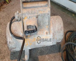 Maschine: RILCO  Umformer mit Rüttelflasche