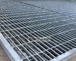 Maschine:  1315x1030x30mm Einlagegitter