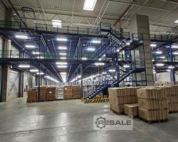 Maschine:  7000 m² Lagerbühne