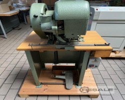 Maschine: HANG 115 G3P Griffloch-Ösenmaschine