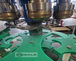 Maschine: LIDE PET BOTTLE CAPPER 8 - HEAD Verschliesser