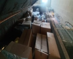 Maschine: VARI  Demontierte Büromöbel und -maschinen - keine Container