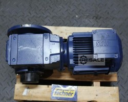 Maschine: SEW KAF57 DRS100M4 Getriebemotor 3 kW r/min 1400/1