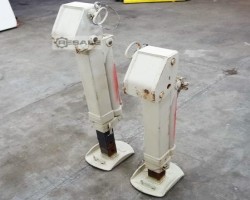 Maschine: ATLAS 074583 hydraulische Kranabstützungen