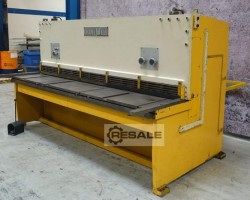 Maschine: DONEWELL 3000 x 10 mm Tafelscheren