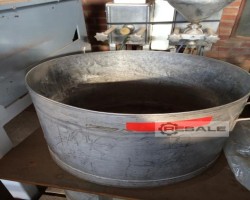 Maschine:  200 Liter Behälter