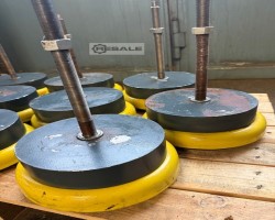 Maschine: MASCHINENFüßE M20 200mm  Zubehör