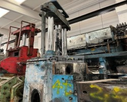 Maschine: WERNER+PFLEIDERER GK320 Hydraulischer Trichter