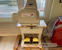 Maschine: OFFICINE MECCANICHE Occhiellatrice 70-1-PN-A-IN Ösenloch-und Ösensetzmaschine