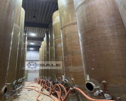 Maschine: STAFFELSTEIN P76 with 100 m³ stehender GFK Tank