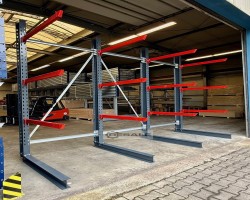 Maschine: BLT H: 4m , Fuß+3 Kragarm- Palettenregale