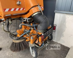 Maschine: TRILETY  Aufsatzkehrmaschine