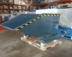 Maschine: EICHINGER 2041.10 Kippbehälter