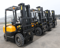 Maschine: KUBOTA Diesel 2.5T Gabelstapler