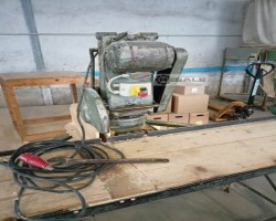 Maschine: BOTTENE  Trennsägen