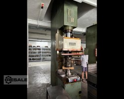 Maschine: CAVENAGHI RIDOLFI C-Frame Hydraulic Press Hydraulische Pressen