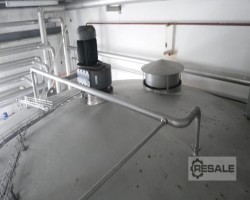 Maschine:  40.000 l  Edelstahltanks