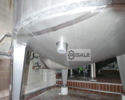 Maschine:  30.000 l  Edelstahltanks