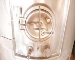 Maschine:  16.000 l Edelstahltanks  V2A