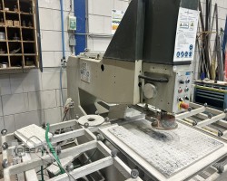 Maschine: BAVELLONI  Glasbohrer mit Tisch