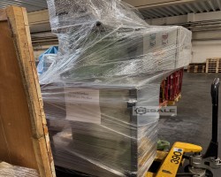 Maschine:   Dosenverschliessmaschinen