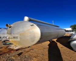 Maschine:  20.000 l. Edelstahltanks und Behälter