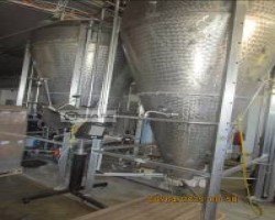 Maschine:   Edelstahltanks