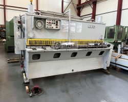 Maschine: LVD MVN 25 / 4 Tafelscheren (hydraulisch)