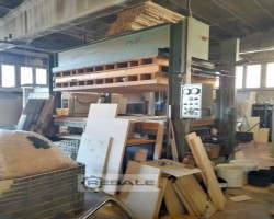 Maschine: ITALPRESSE PHF Furnierpressen