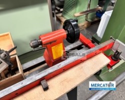 Maschine:  MC900 Drechselbank für Holz