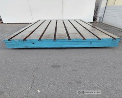 Maschine:  5500 x 2000 x 350 Aufspannplatten