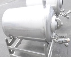 Maschine:  110 Liter Lagertank liegend rund aus V2A