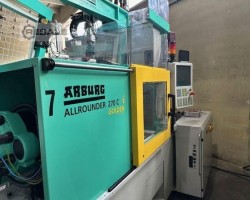 Maschine: ARBURG 270C 400-70 e² with Roboter Spritzgiessmaschinen