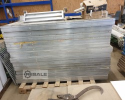 Maschine:   Rednerpult mit Bühne, füsse und 12 Elemente