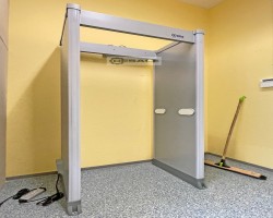 Maschine: CEIA SDM 600 PLUS/PZ Walk-through Personen Durchgangs-Metalldetektor