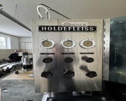 Maschine: HOLDEFLEISS  Flaschenabfüllanlagen