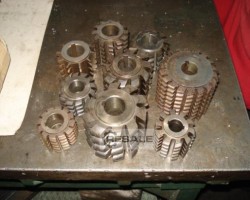 Maschine: ZAHNRADABWäLZFRäSER Modul 1-6 Zahnradabwälzfräsmaschinen