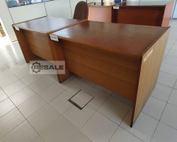 Maschine: U WOODEN Bürotisch