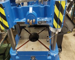 Maschine: AGEO SP 32-575 Handspindelpressen